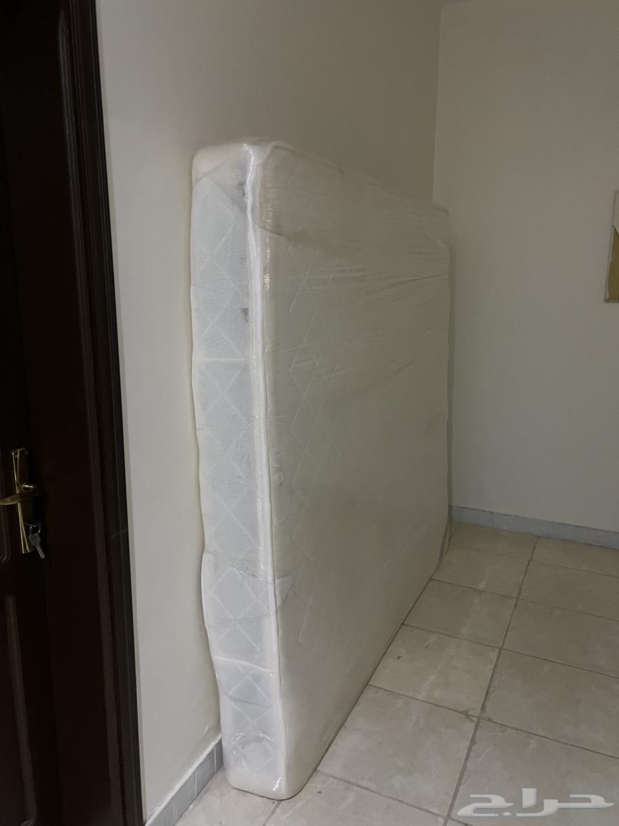 للبيع اثاث مستعمل لمدة سنه شبة جديد64218804756227110