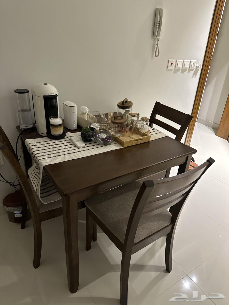 طاولة طعام بأربع كراسي64222968815106110