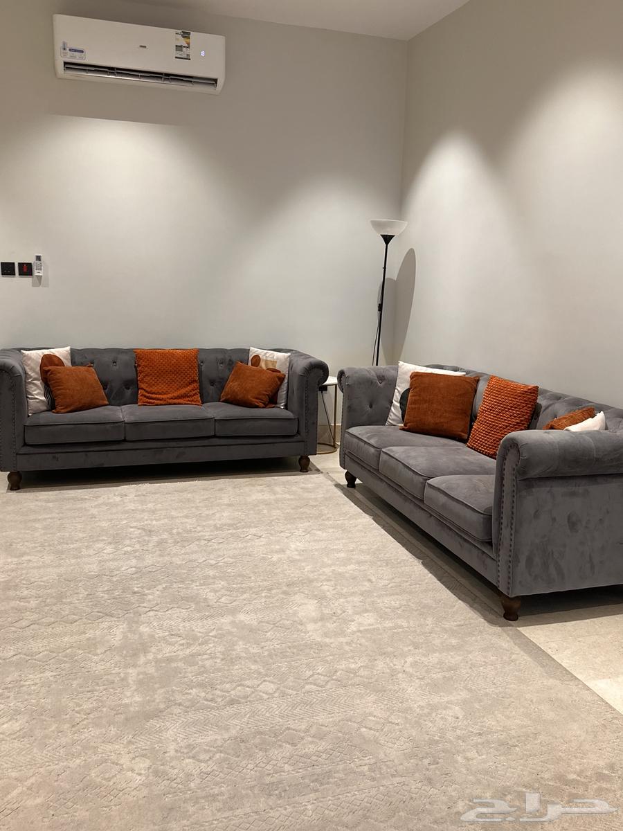 كنب نظيف جدا  من هوم بوكس للبيع64228748229507112