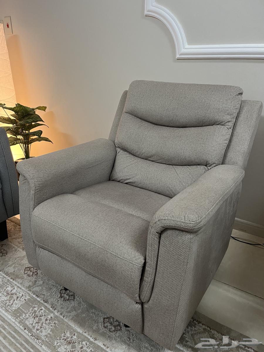 Single Lazy Sofa with Recliner in New Condition64212144089858112
