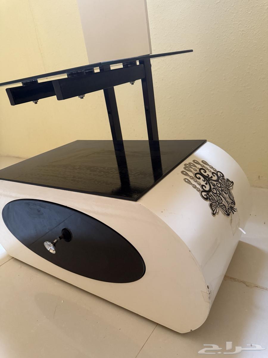 مكتبه وحامل تلفزون مره ممتازه والضرر كما موضح فقط64218617830530111