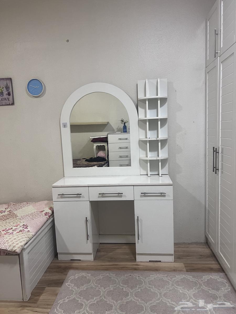 غرفة نوم ودولاب وتسريحه للبيع64213181269762112