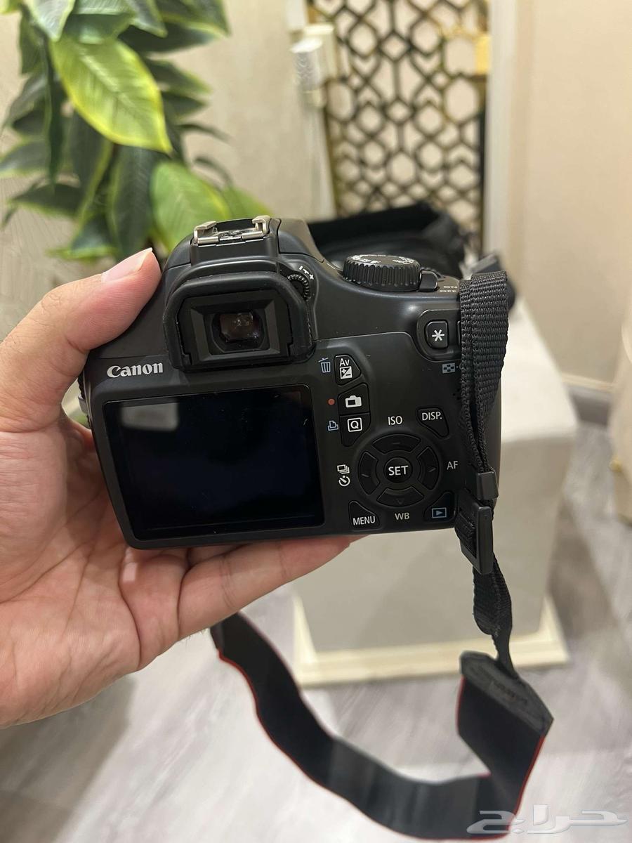 This is a new Canon camera. Don't worry about anything, I haven't used it much64228386221569113