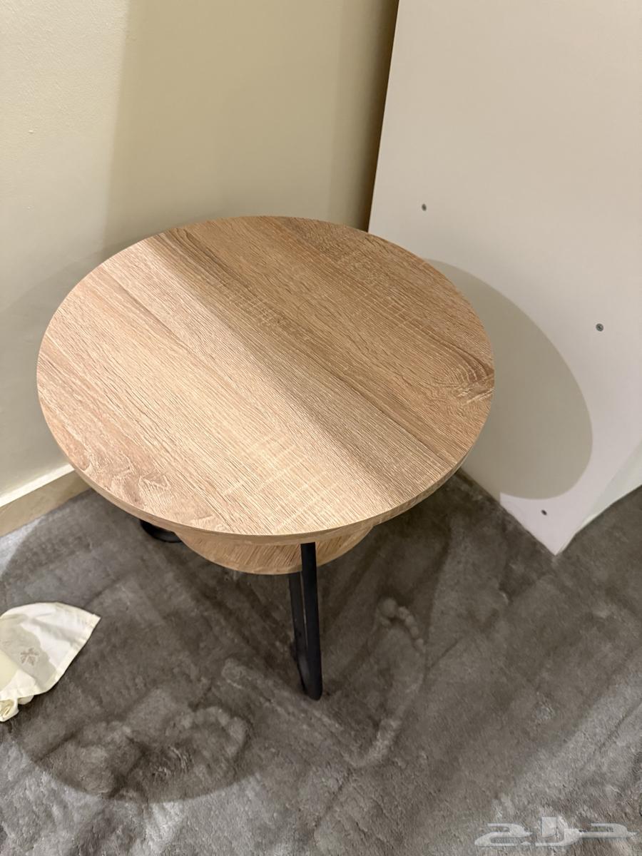 طاولة خشب64227178837378112