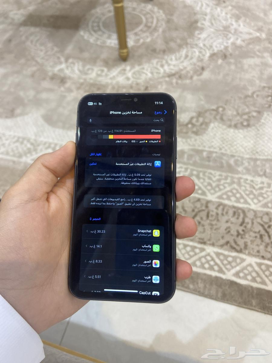 iPhone 11 mobile with replaced screen and rear camera, back is cracked from the back64230998163971110