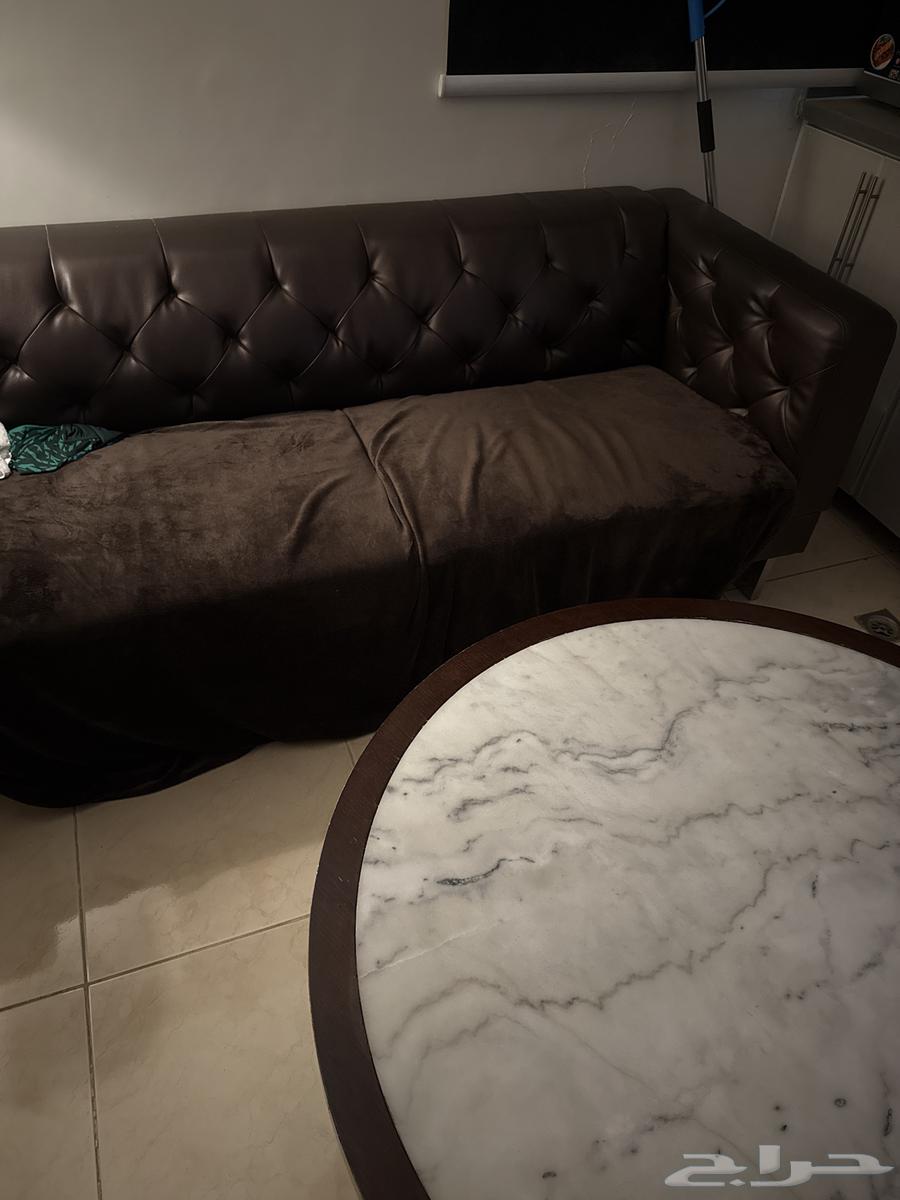 طاولة و كنبة64221909348993111