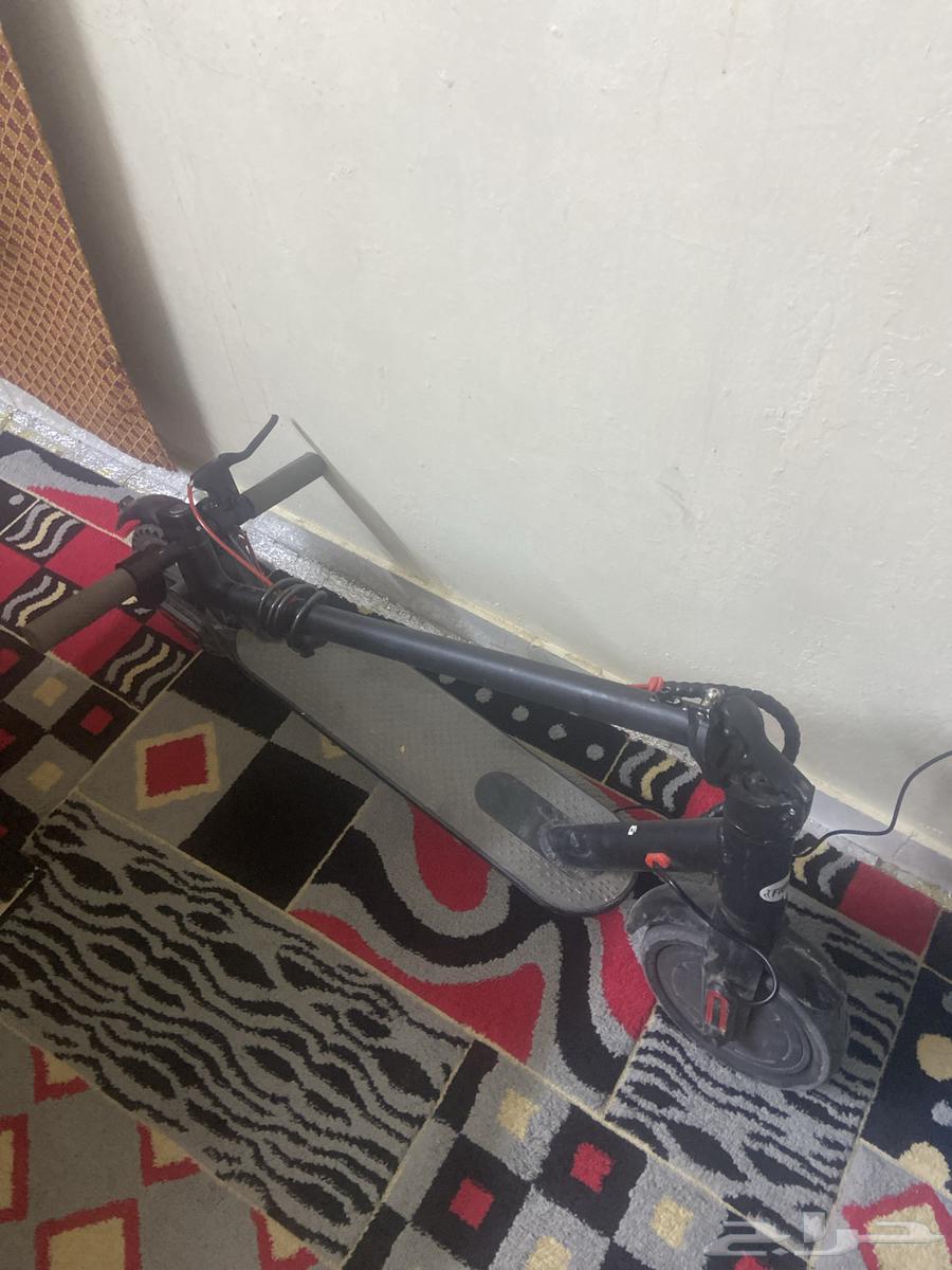 Scooter for sale with charger, no damage, price 35064226009703554110