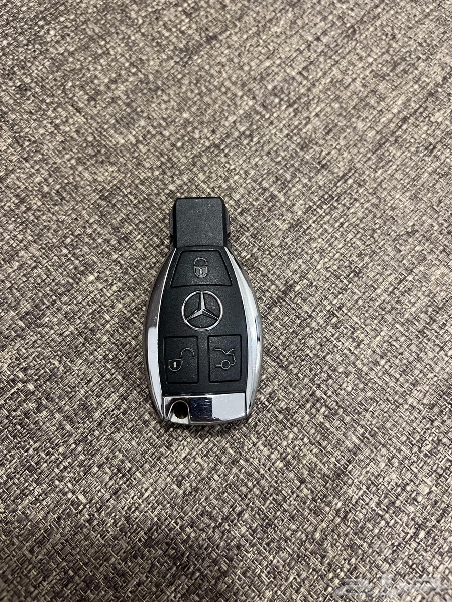 مفتاح مرسيدس نظيف جدا جدا جدا بس البطارية فقط64398214806402110