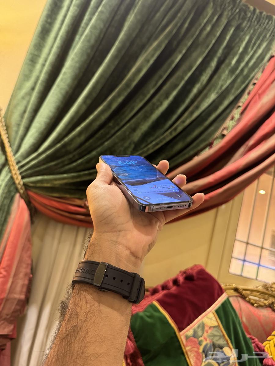 ايفون برو 1364220676950529111