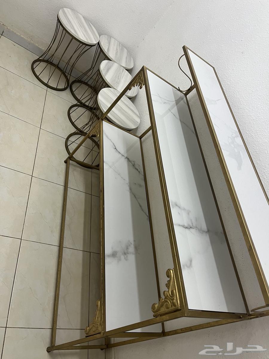 Three-tier reception table and four wooden service tables64231839322113110