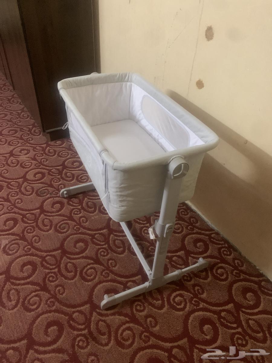سرير اطفال يناسب الى 9 شهور وممتاز ونضيف وشبه جديد64223343641730110