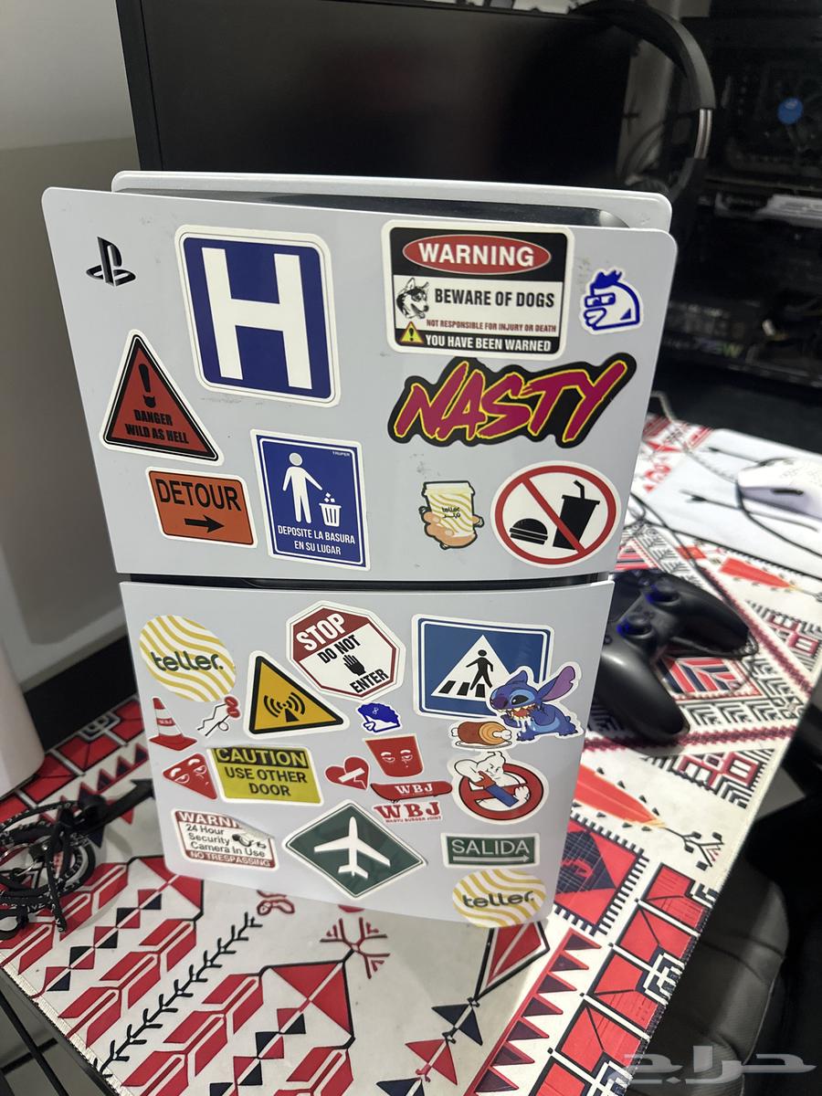 للببيع سوني فايف سليم 1 تيرا نسخة CD مافيه شي الجهاز سليم64228759713409110