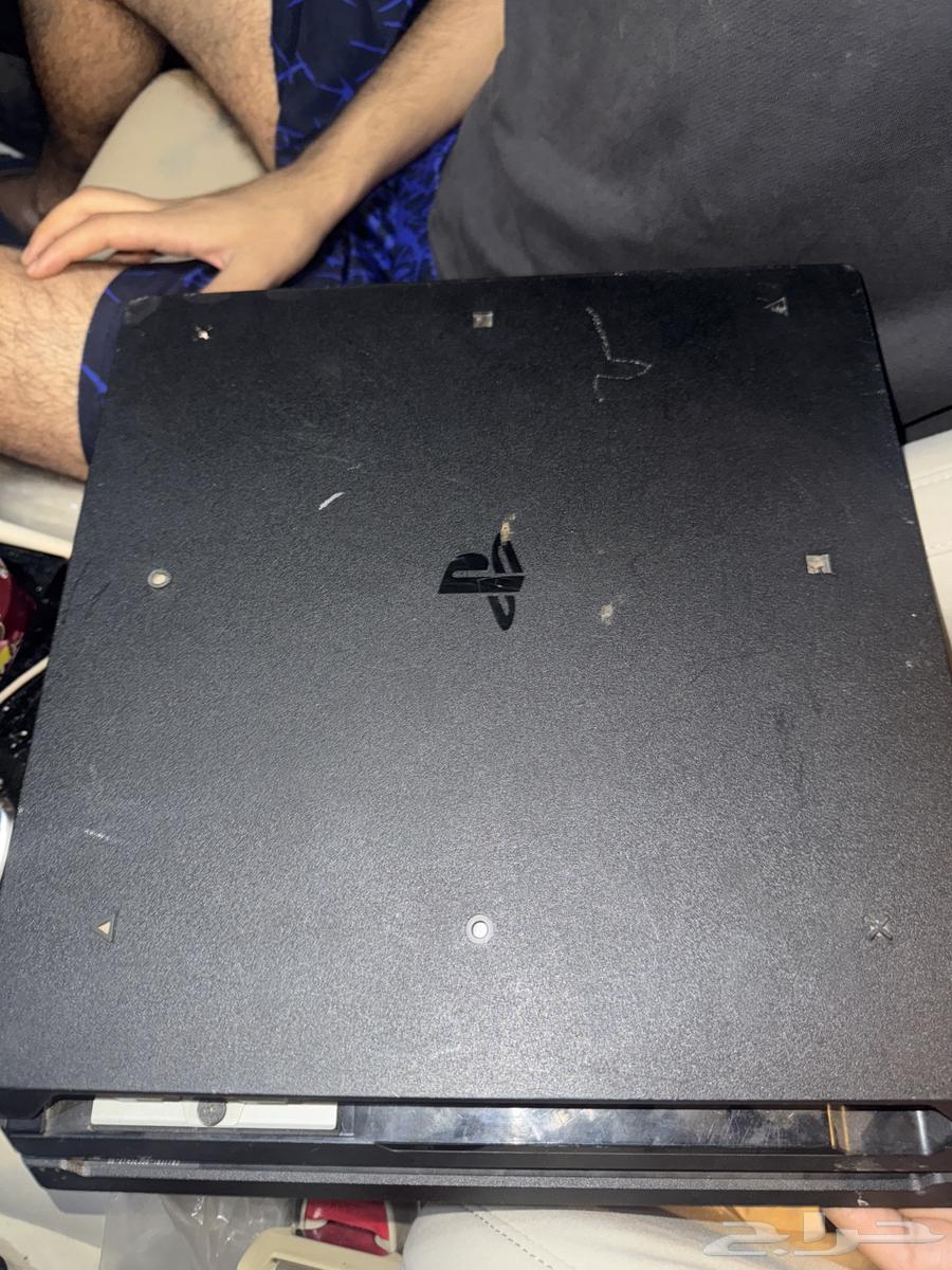 سوني فور الحجم الكبير بدون يدات الاجهاز بحاله جيده64227535230722111