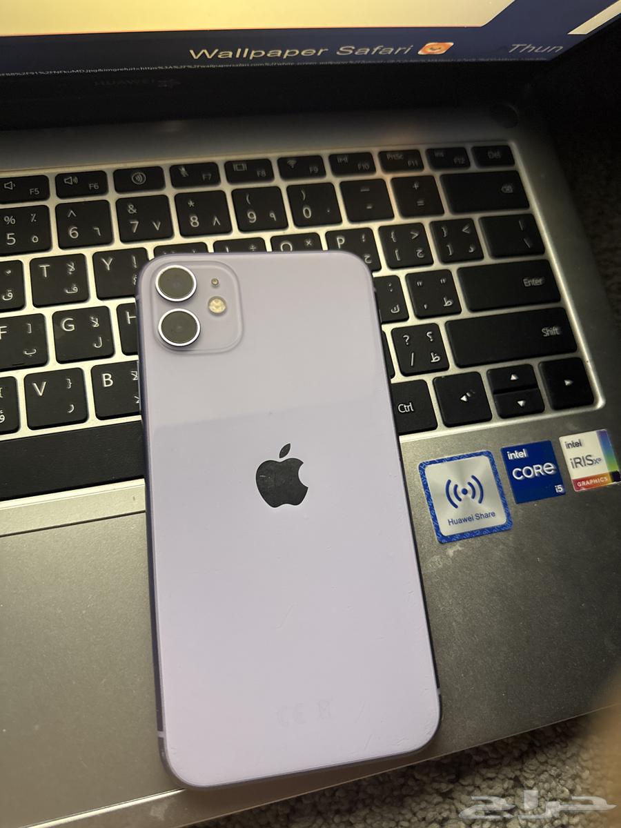 ايفون 11 للبيع 300ريال وفوق لايكلم الا الجاد64230316497409112