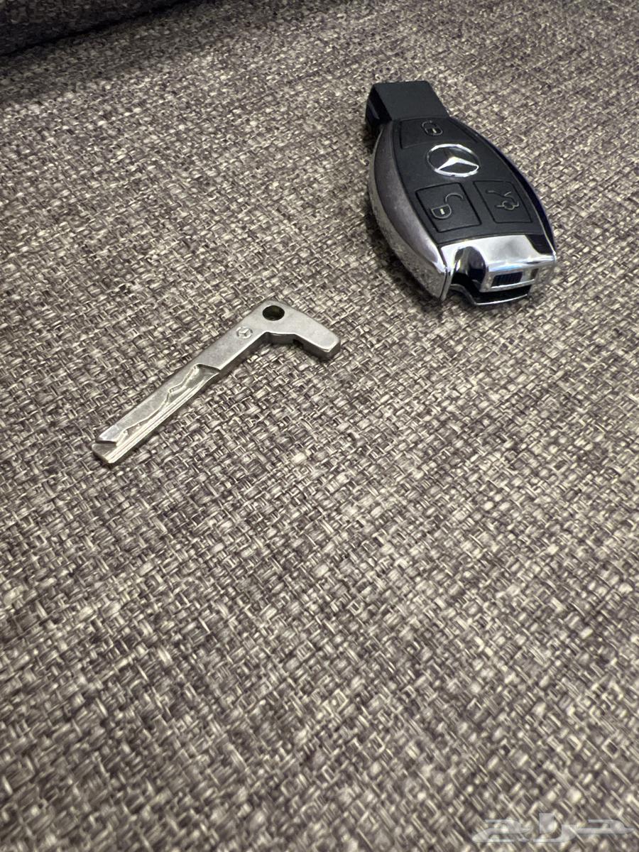 مفتاح مرسيدس نظيف جدا جدا جدا بس البطارية فقط64398214806402113