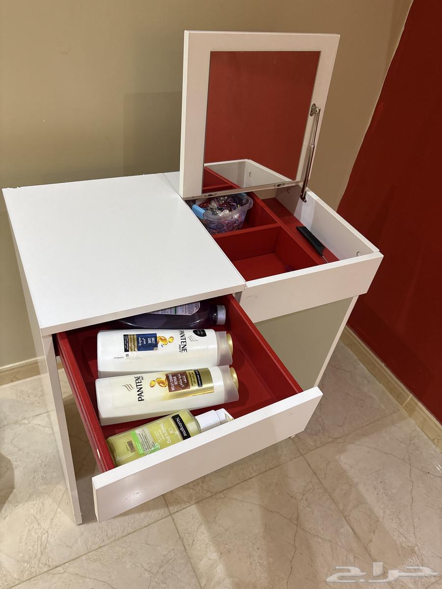 Dressing table64208900964482112