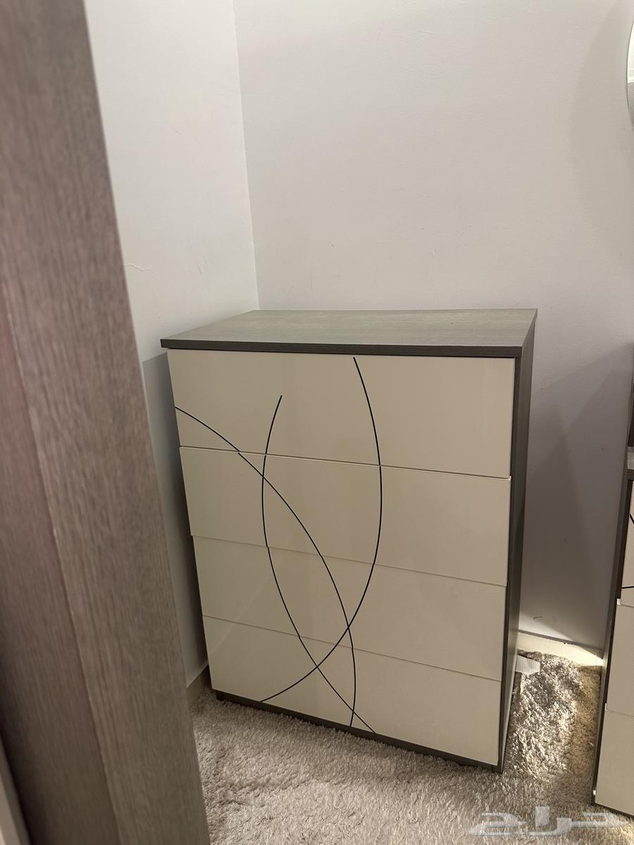 غرفة نوم مع دولاب ملابس نظيفه64207603149826111