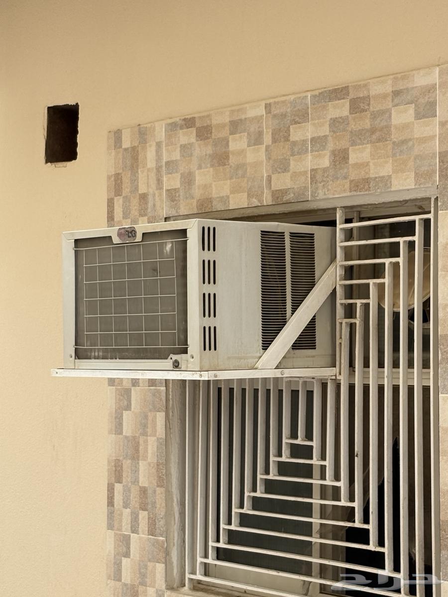 مكيف شباك شغال ويحتاج فريون فقط شركة   FRESH  السعر 45064221705061377110