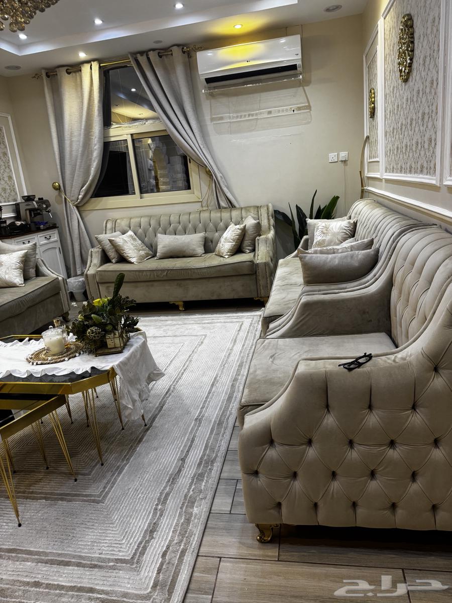 طقم كنب و طاولات للبيع الكنب64230473216258111