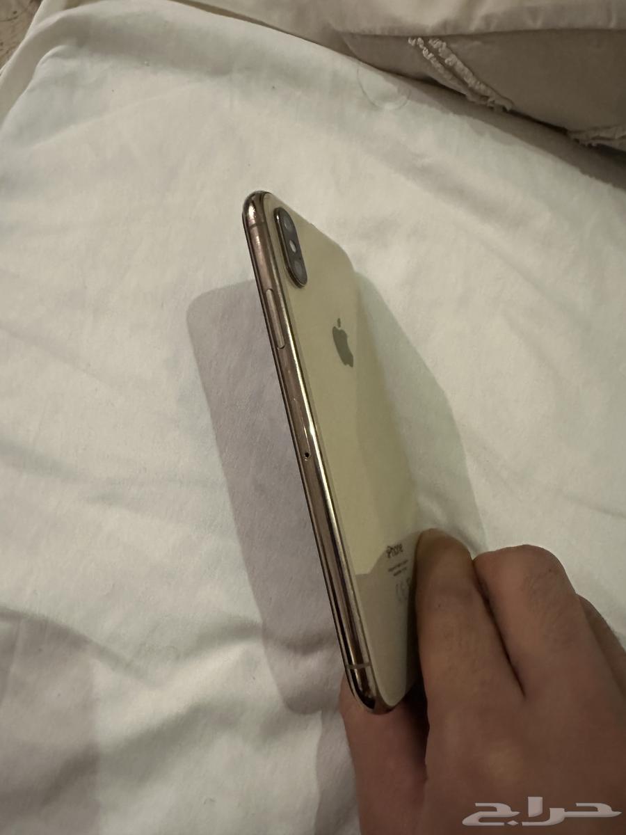 ايفون xs ذهبي64227871061762111