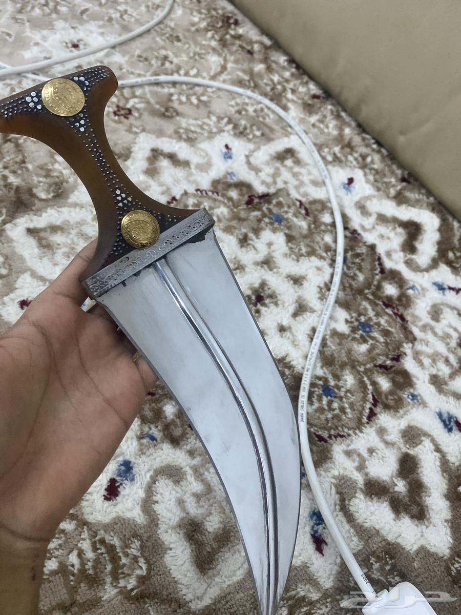 جنبيه صنعاني سله يمنيه والسوم 500 والبيع قريب ان شاءالله64205690489474113