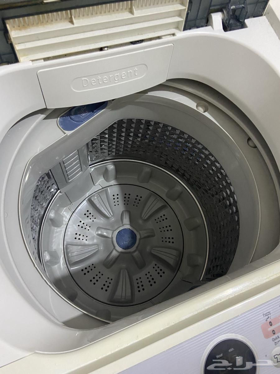 Screen and washing machine for 250 riyals, both working64397130729217111