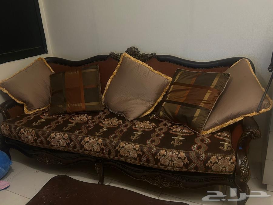 Sofas, bed, and tables with cushions64213380044033114