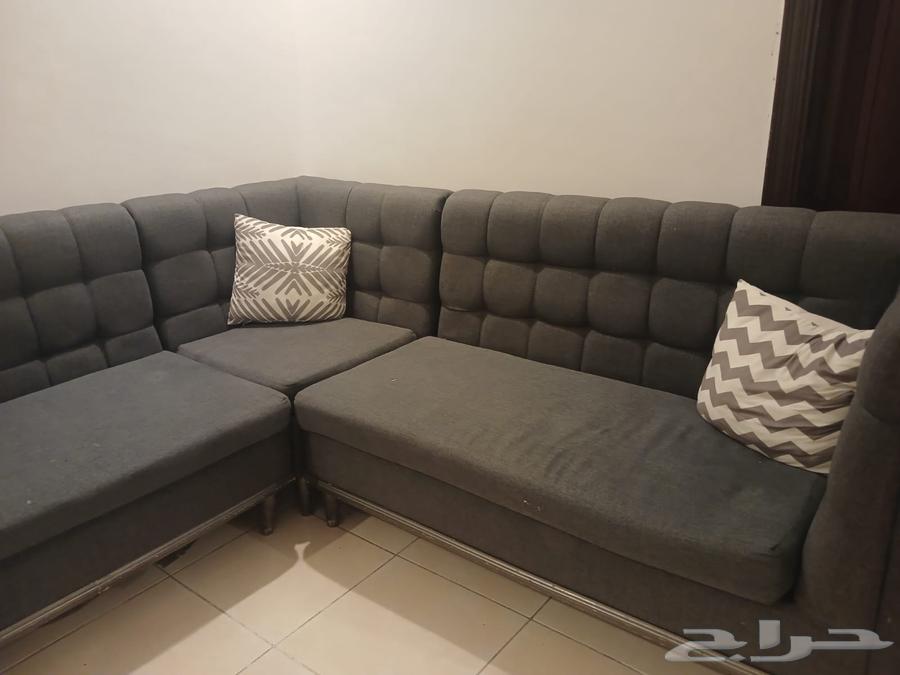 Sofa in good condition and 2 tables64227357464706113