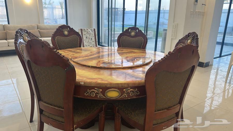 للبيع طاولة طعام رخام شبة جديدة64224533701249111