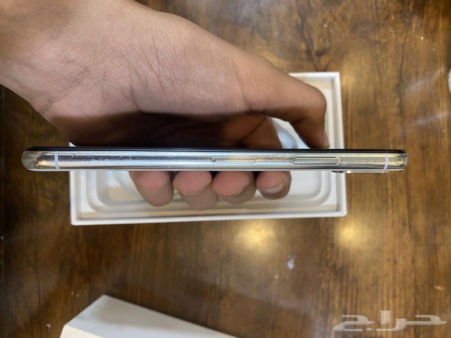 iPhone X mobile has a battery problem, shuts down at 6064231651971714112