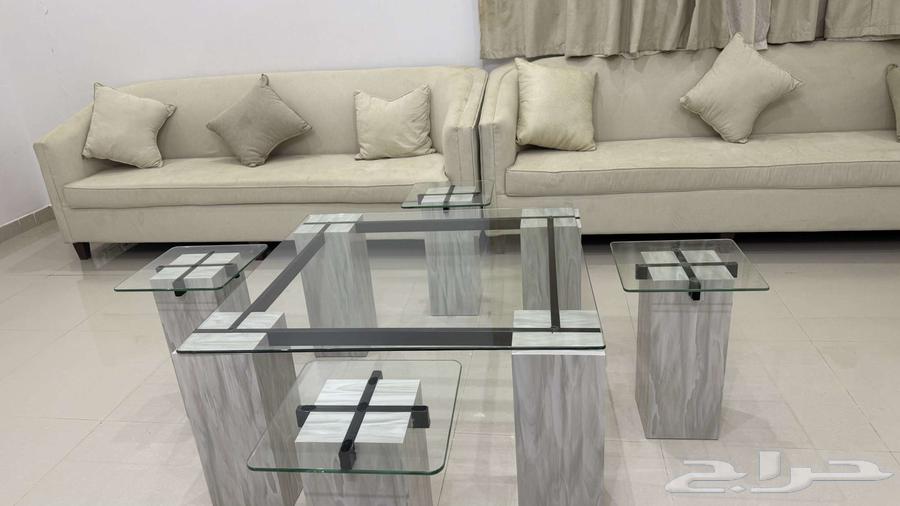 Table with its services64230998245505113