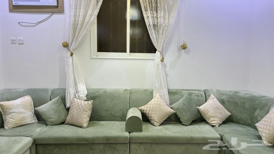 كناب و فرشة وطولة مستخدم نظيف لبيع سبب البيع نقل64230304027779111