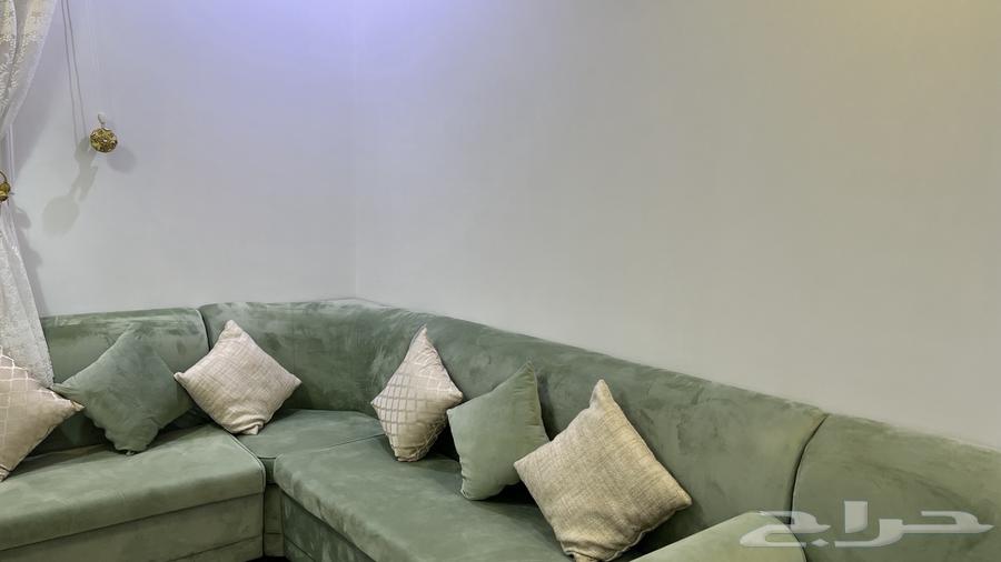 كناب و فرشة وطولة مستخدم نظيف لبيع سبب البيع نقل64230304027779110