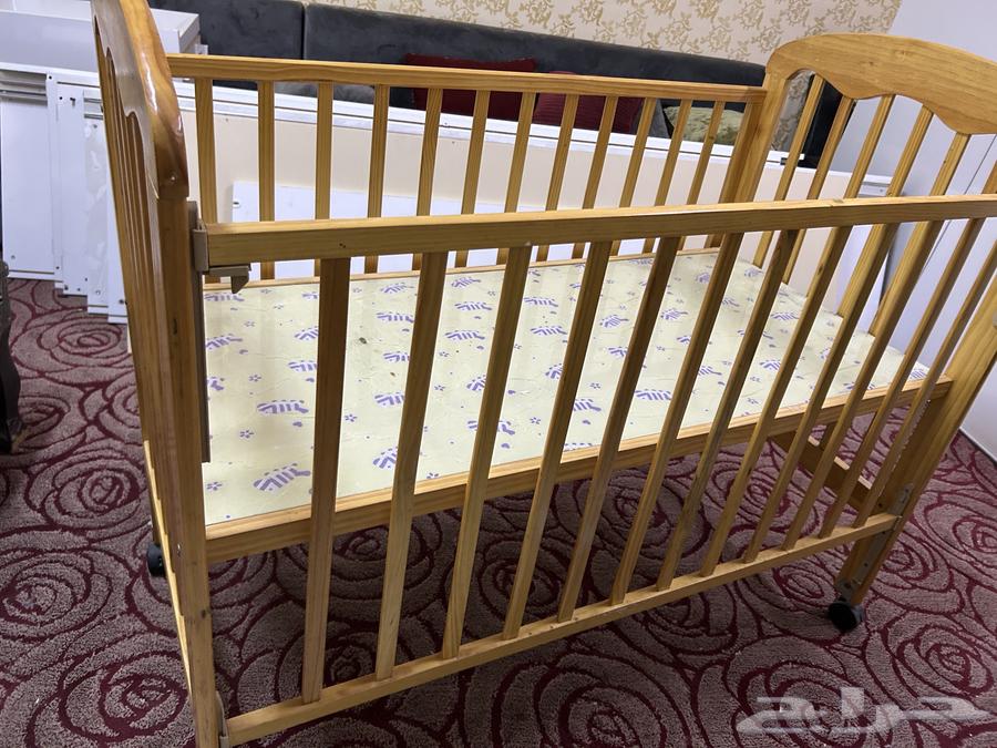 سرير اطفال ومرجوحه ونطيطه64221095162243110