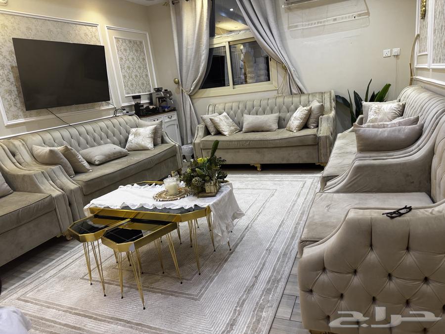 طقم كنب و طاولات للبيع الكنب64230473216258110