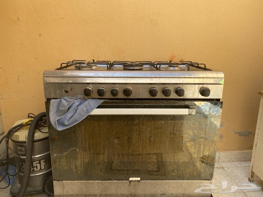 فرن خمس عيون كل شي شغال الا عين واحدة ضايع الغطا حقها64212144201090112