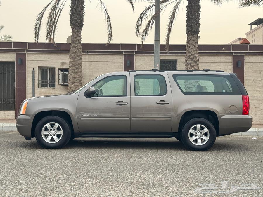 للبيع جي ام سي يوكن 2011 نظيف جدا64407154219394113