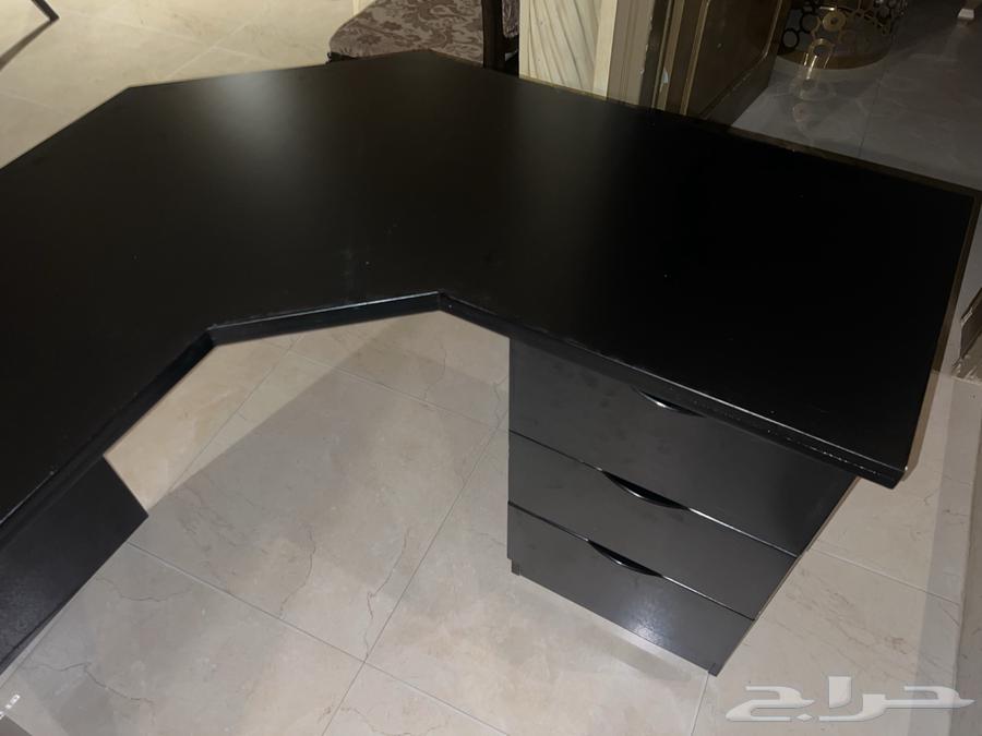 Flawless desk for studying or gaming64226201570819112