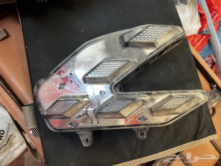 ليد ازيرا يمين 2021 202364401271613186110