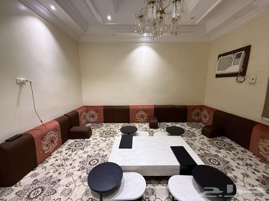 مساند للبيع لمجلس 4 464214710402435112