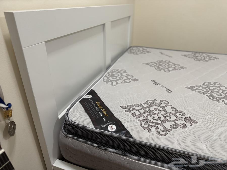 سرير للبيع و مرتبه64240396528769110