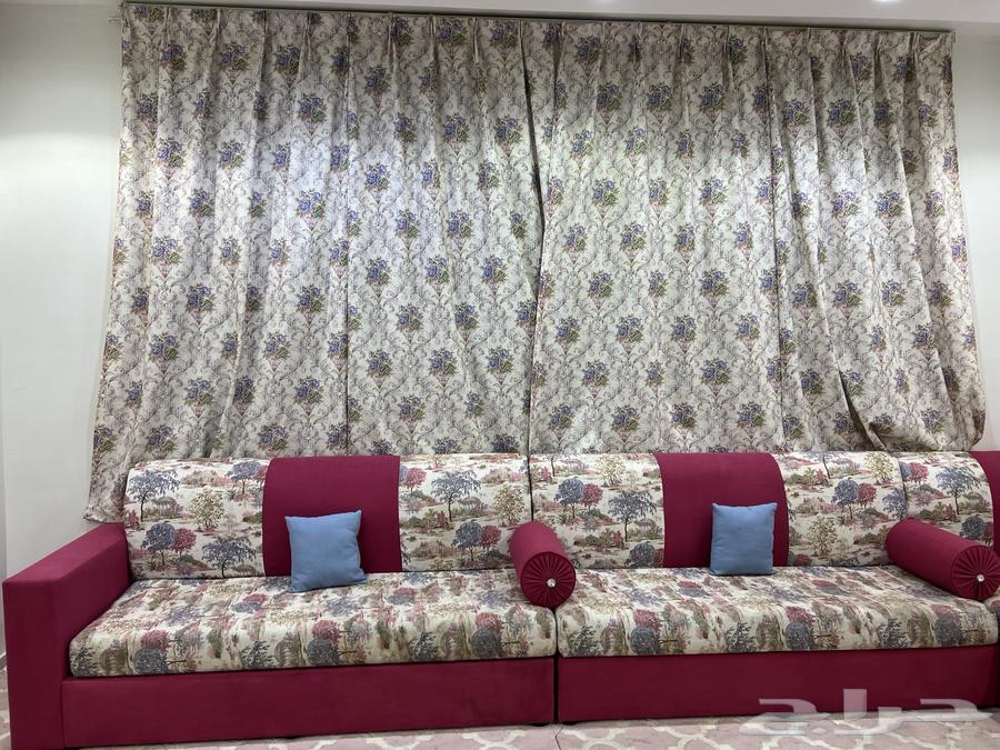 كنب مع ستارة للبيع64228201023235114