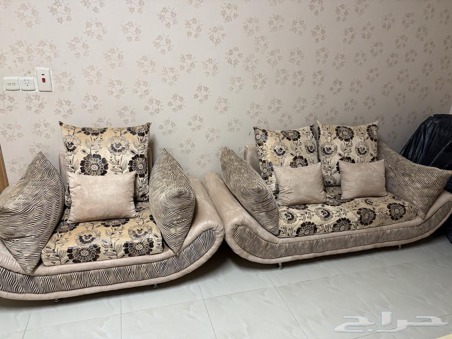 Sofa consisting of 6 pieces and two curtains in Al-Kharj64225360897922114