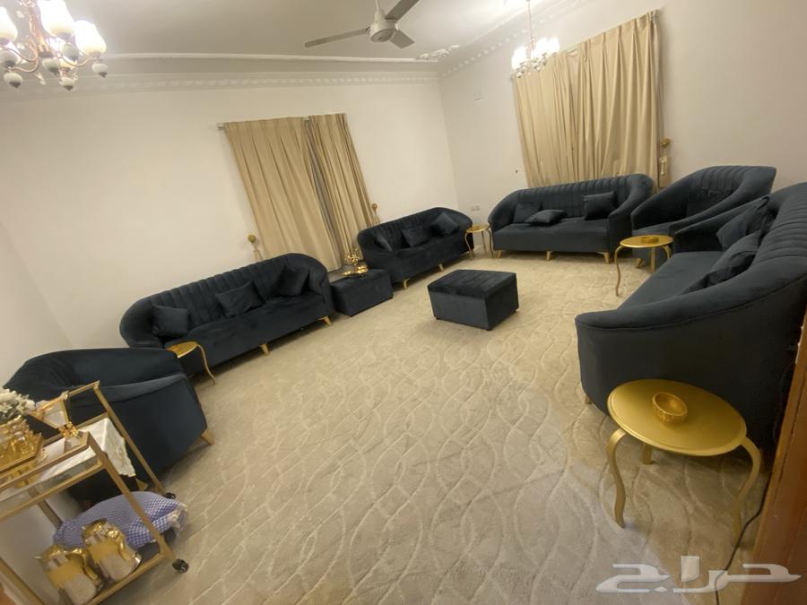 Complete living room set for sale, including sofa covers, side tables, and service tables with a two-table set64227178572418110