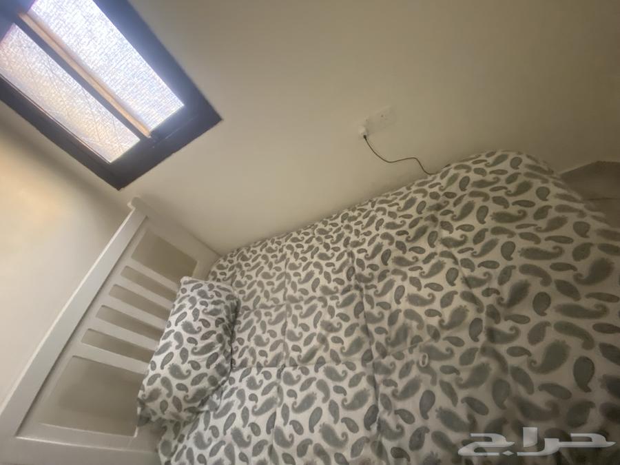 سرير وكمدينه64216597858178111