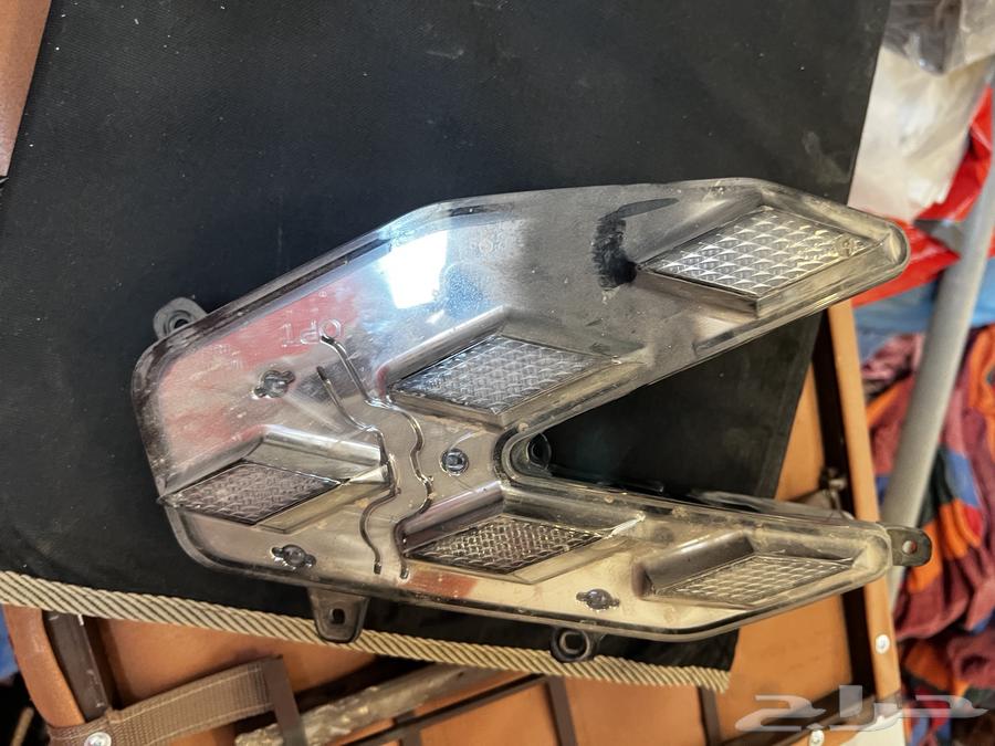 ليد ازيرا يمين 2021 202364401271613186112