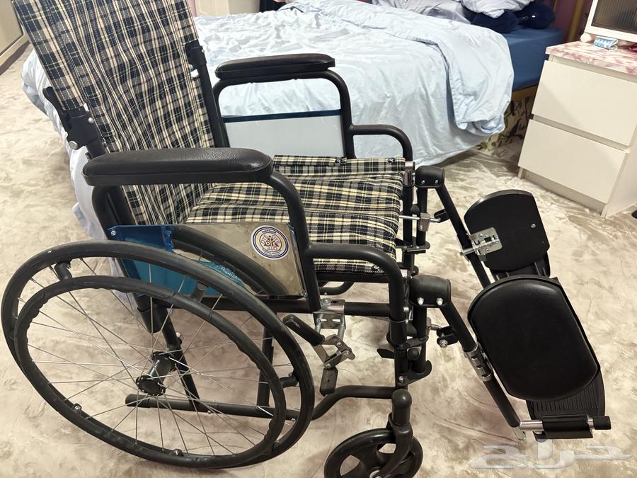 كرسي متحرك لكبار السن طبي64227858091139113