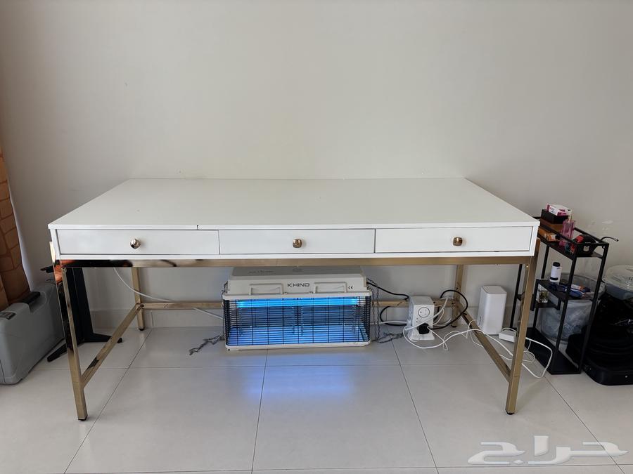 مكتب مستعمل خشب وحديد من ميداس64215187577857111