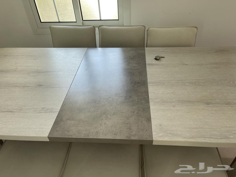 طاولة طعام للبيع64212130236931112