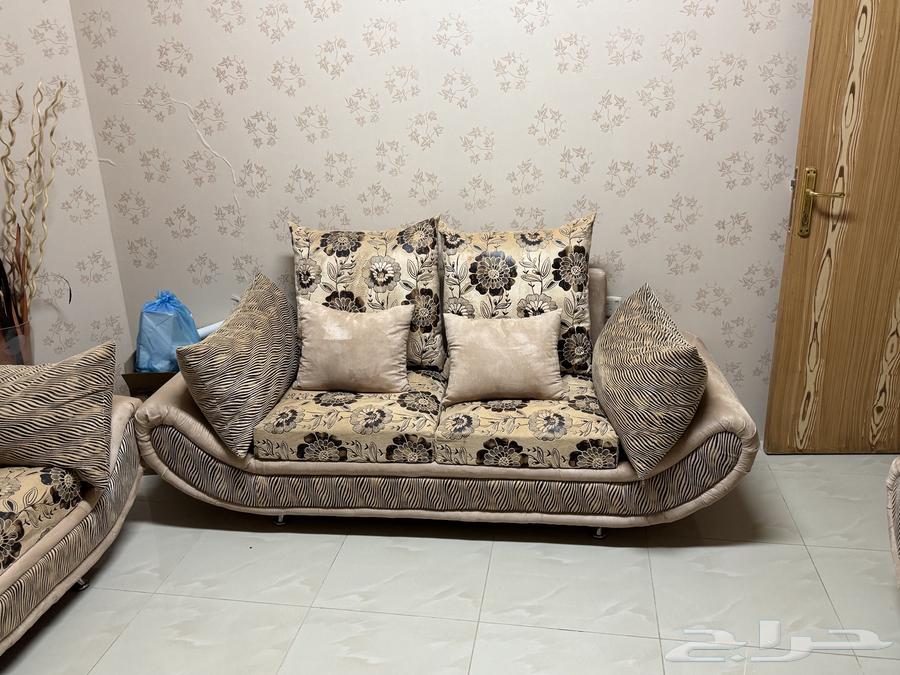Sofa consisting of 6 pieces and two curtains in Al-Kharj64225360897922110